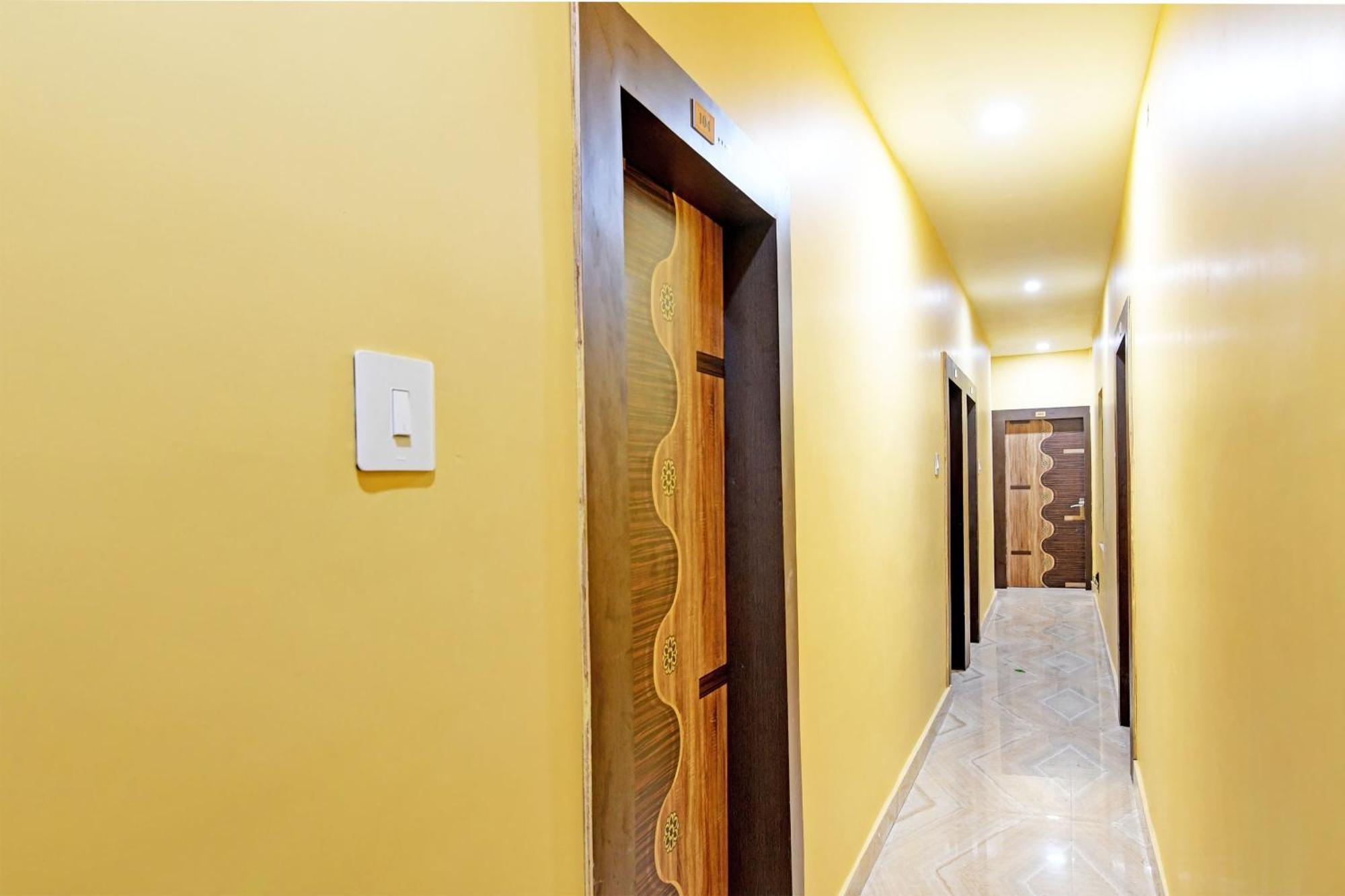 Collection O Shyamali Guest House Колката Екстер'єр фото